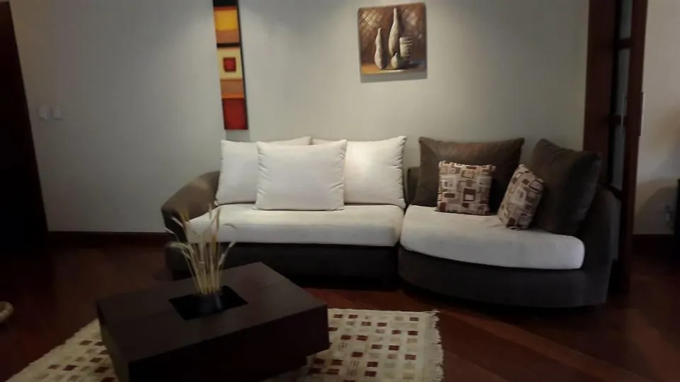Appartement Suite AAA, Jacuzzi, WIFI, Cable, Internet, malls, cines, transporte...todo a pocos pasos. Quito
