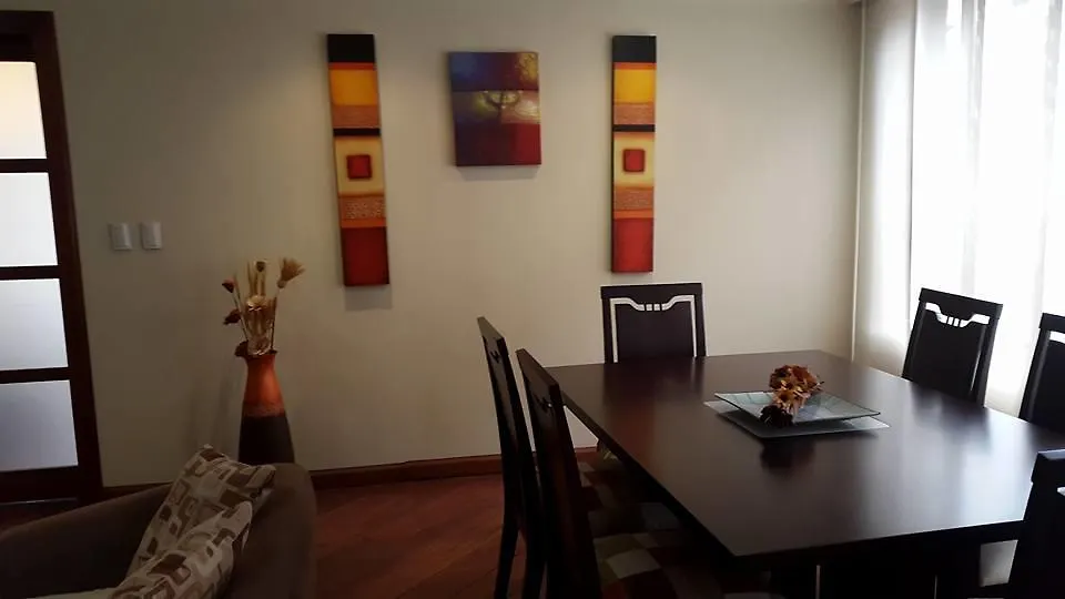 Suite Aaa, Jacuzzi, Wifi, Cable, Internet, Malls, Cines, Transporte...Todo A Pocos Pasos. Quito Ecuador