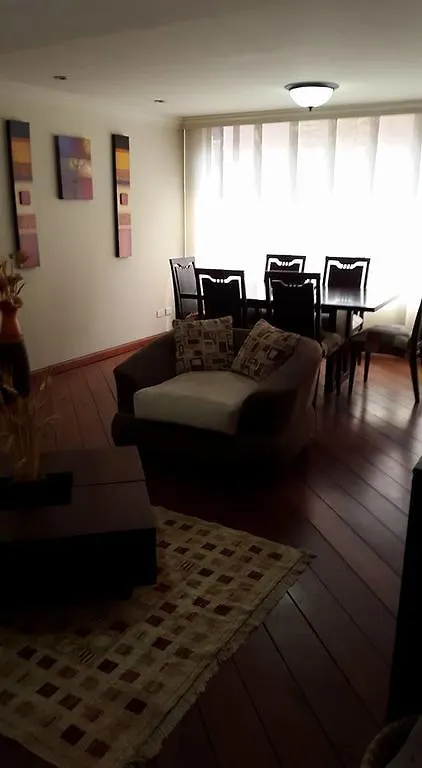Suite Aaa, Jacuzzi, Wifi, Cable, Internet, Malls, Cines, Transporte...Todo A Pocos Pasos. Quito